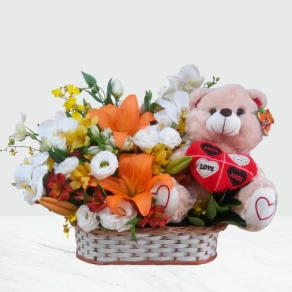 CESTA COM LIRIOS E GERBERAS  LOVE C 350